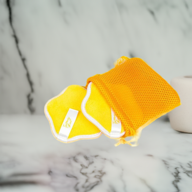 Tweeny Skin: Clay Mask Remover Pads & Wash Bag